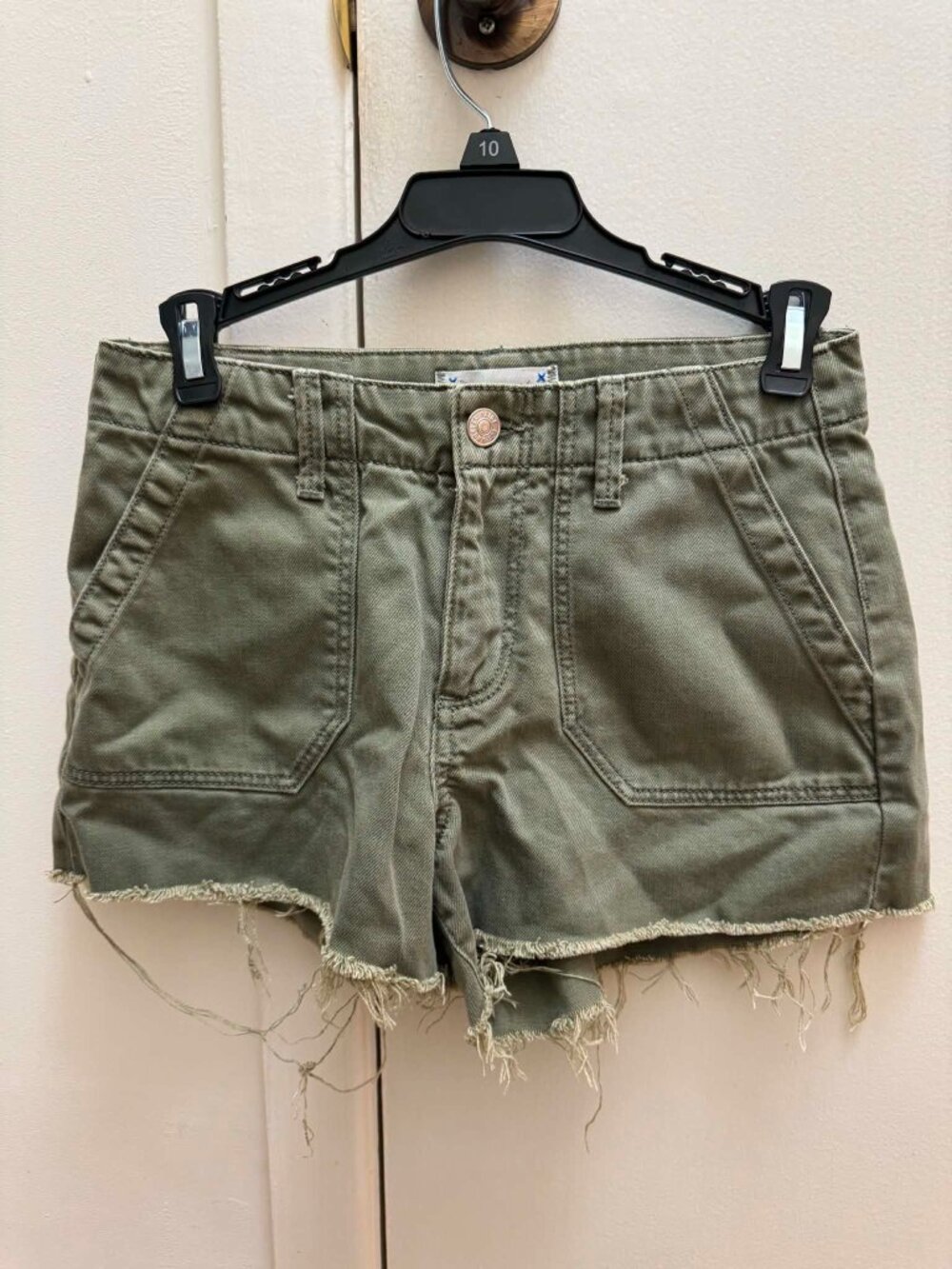 Paige Cargo Shorts in Green Waist 25